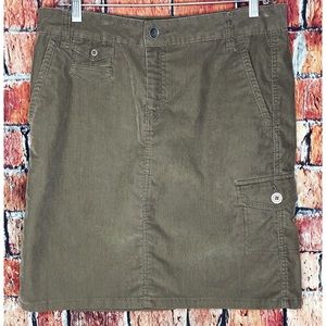 REI Corduroy Women’s Straight Cargo Short Mocha Brown Skirt Size 8 Pockets